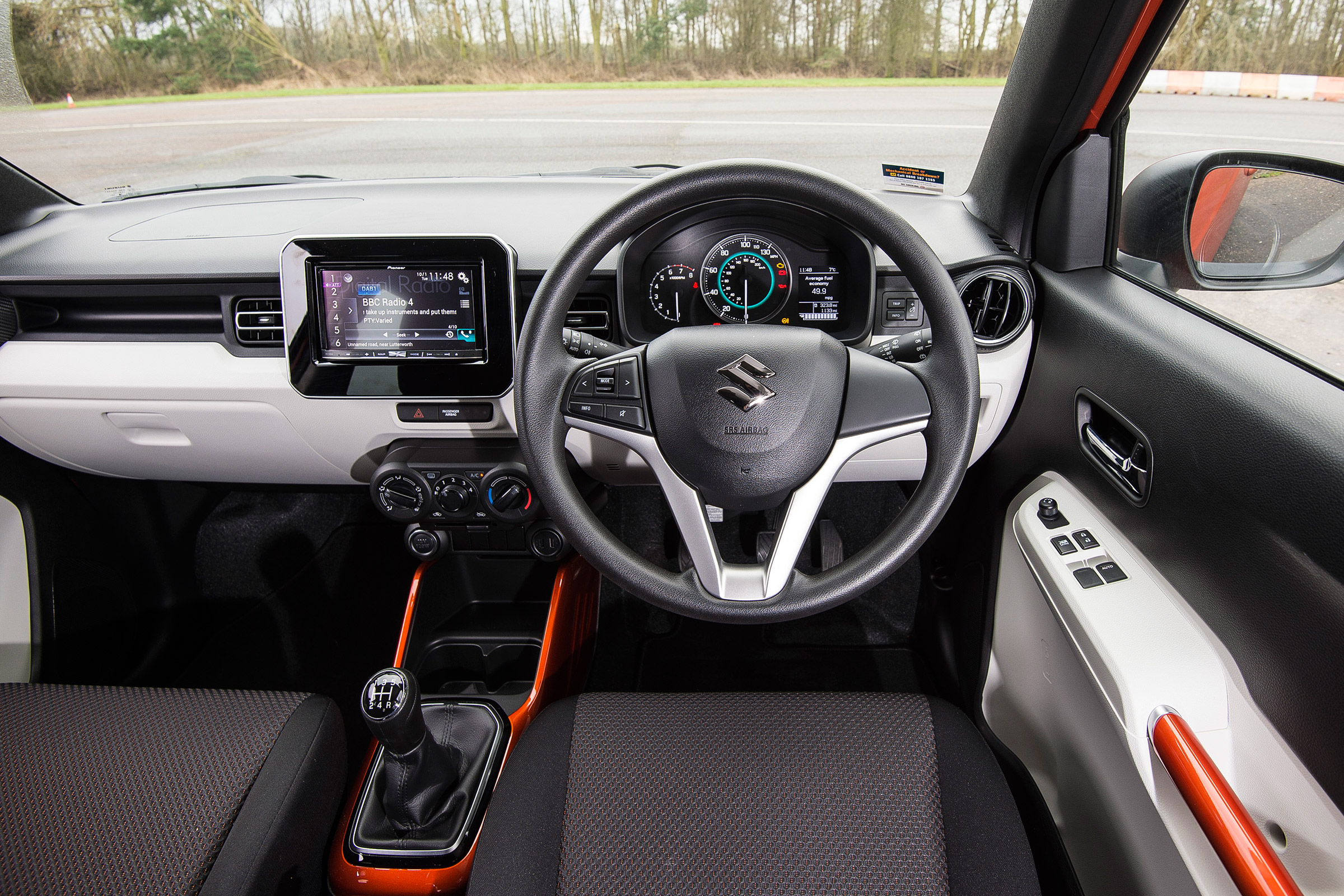 Suzuki Ignis - dash