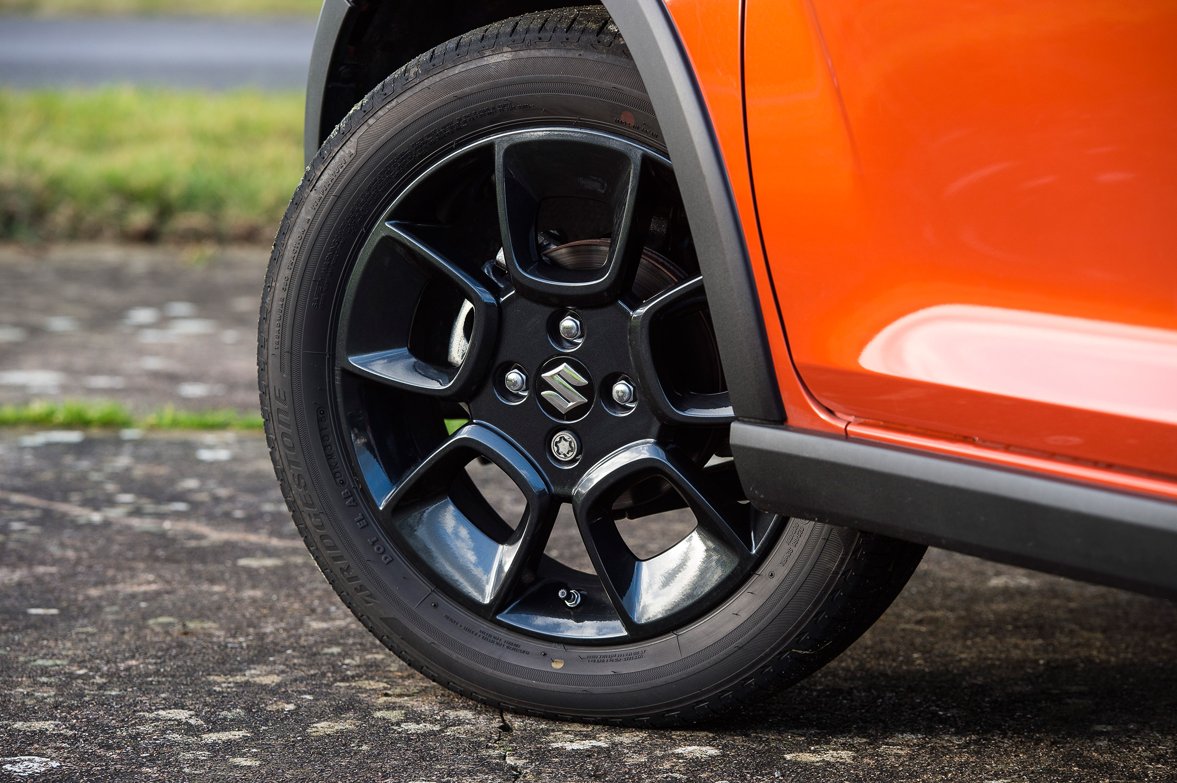Suzuki Ignis - wheel