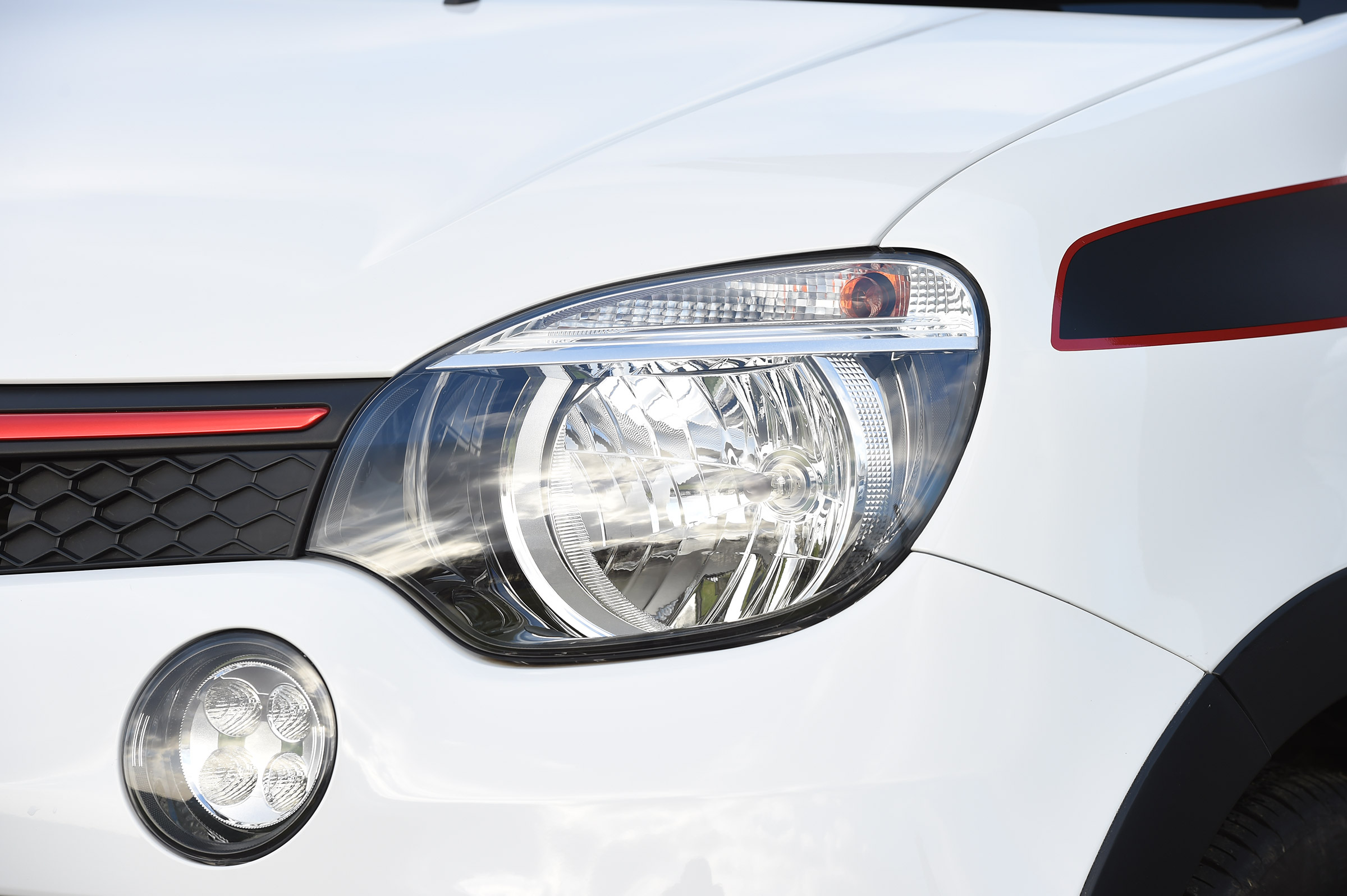 Renault Twingo - front light