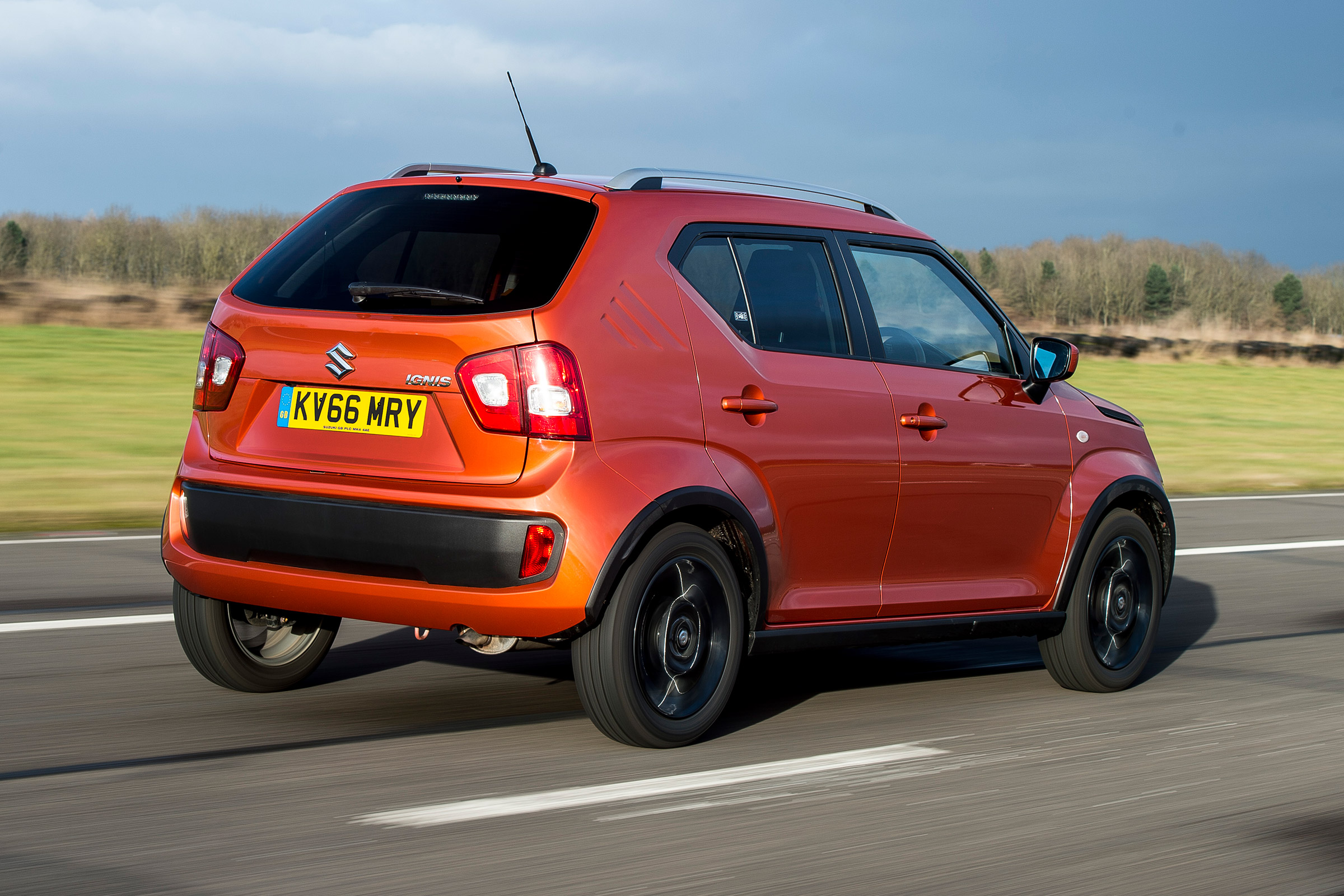 Suzuki Ignis - rear
