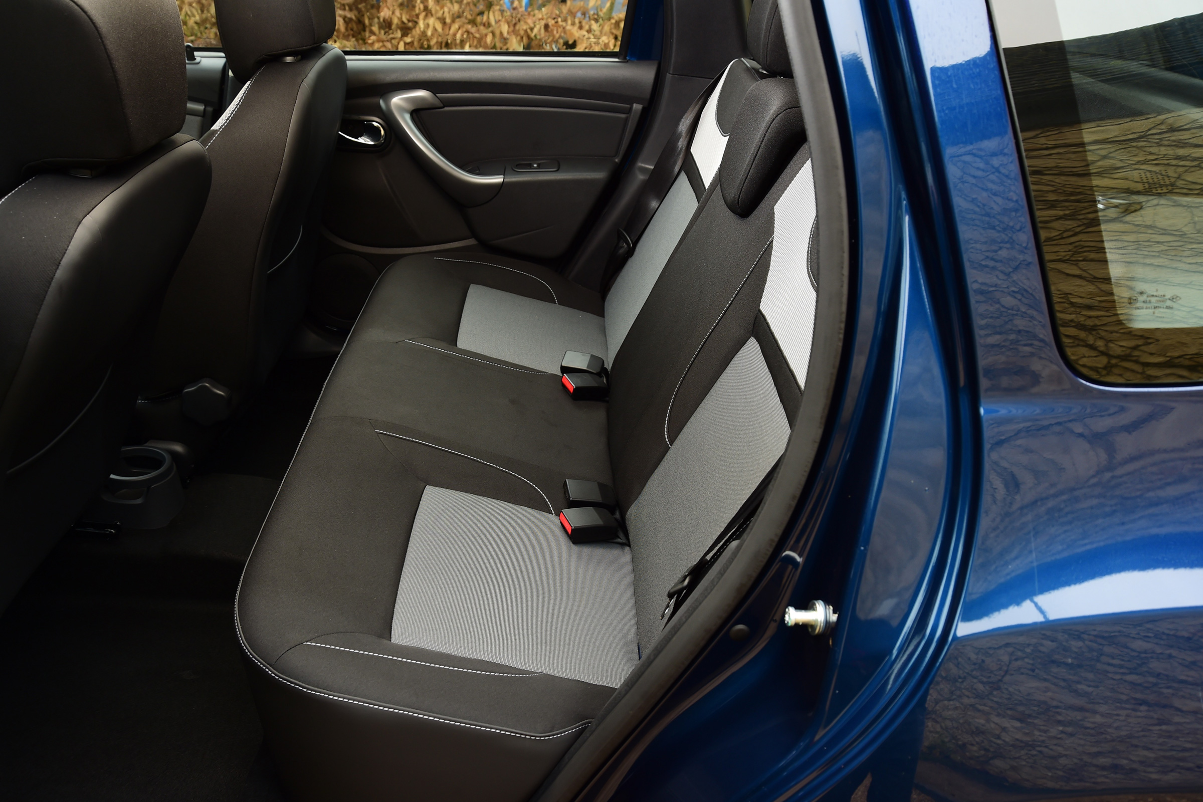 Dacia Duster automatic 2017 - rear seats