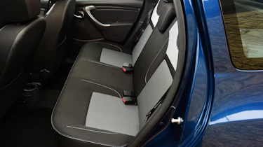 Dacia Duster automatic 2017 - rear seats