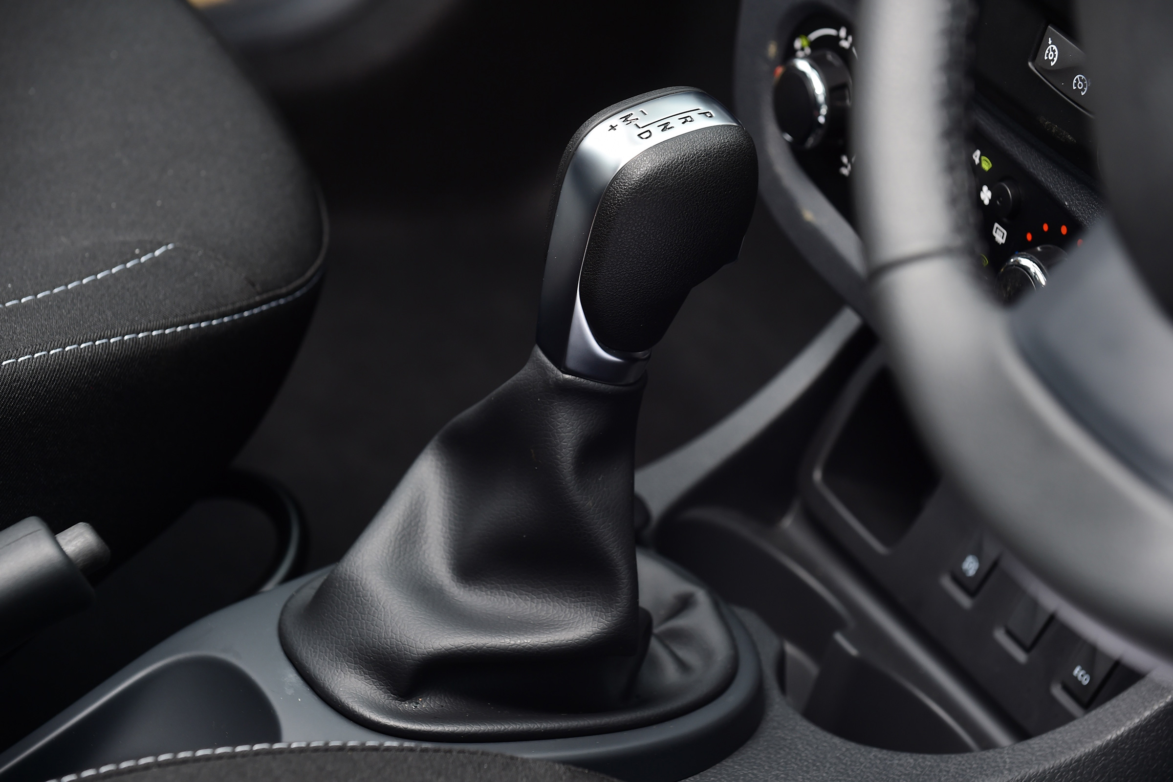 Dacia Duster automatic 2017 - gearlever