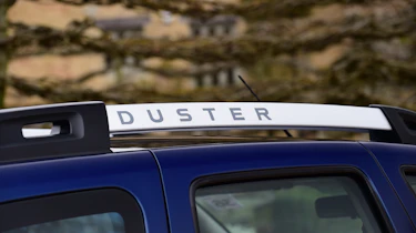 Dacia Duster automatic 2017 - roof rail