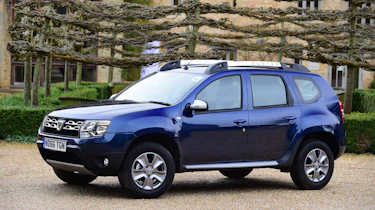 Dacia Duster automatic 2017 - front quarter