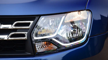Dacia Duster automatic 2017 - headlights