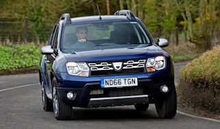 Dacia Duster automatic 2017 - front cornering
