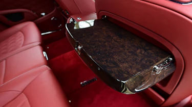Bentley Mulsanne Speed 2017 - rear seat tray