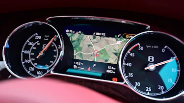 Bentley Mulsanne Speed 2017 - instruments