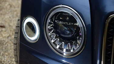 Bentley Mulsanne Speed 2017 - headlight