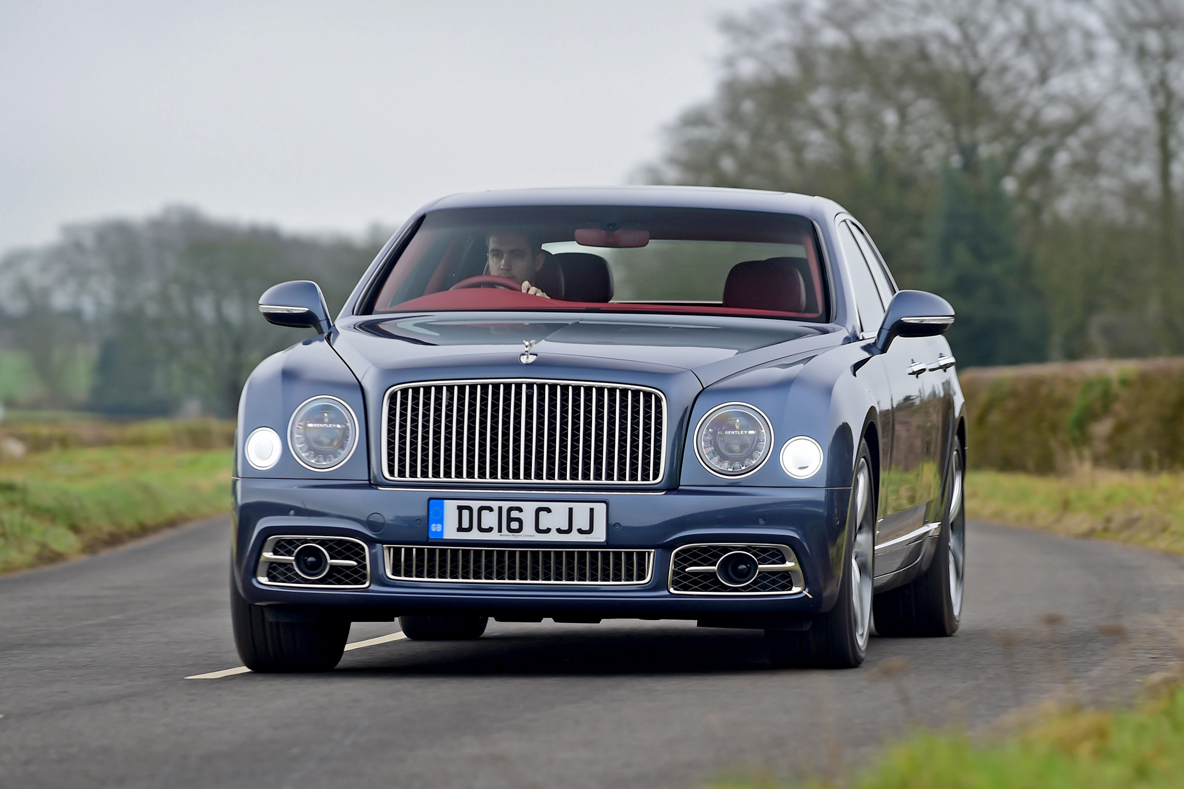 Bentley Mulsanne Speed 2017 - front cornering