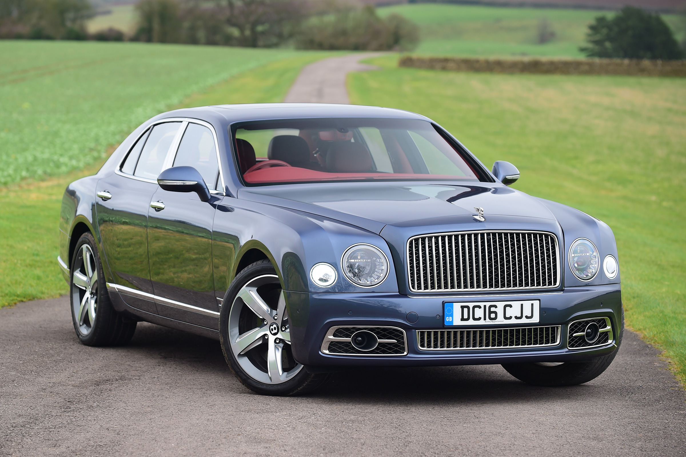 Bentley Mulsanne Speed 2017 - front quarter