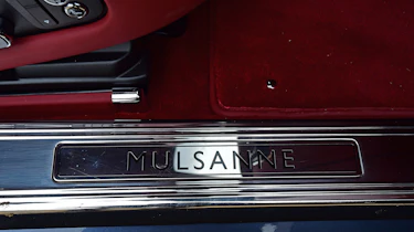 Bentley Mulsanne Speed 2017 - door sill