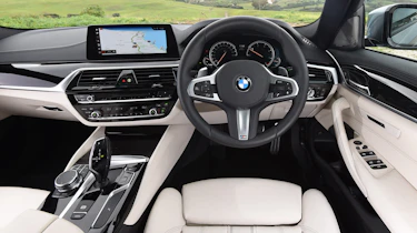 BMW 520d M Sport - dash