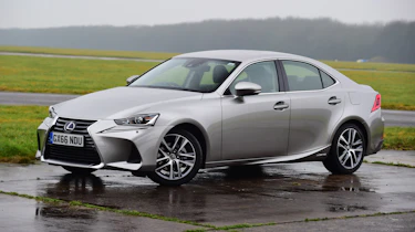 Lexus IS 300h - front static