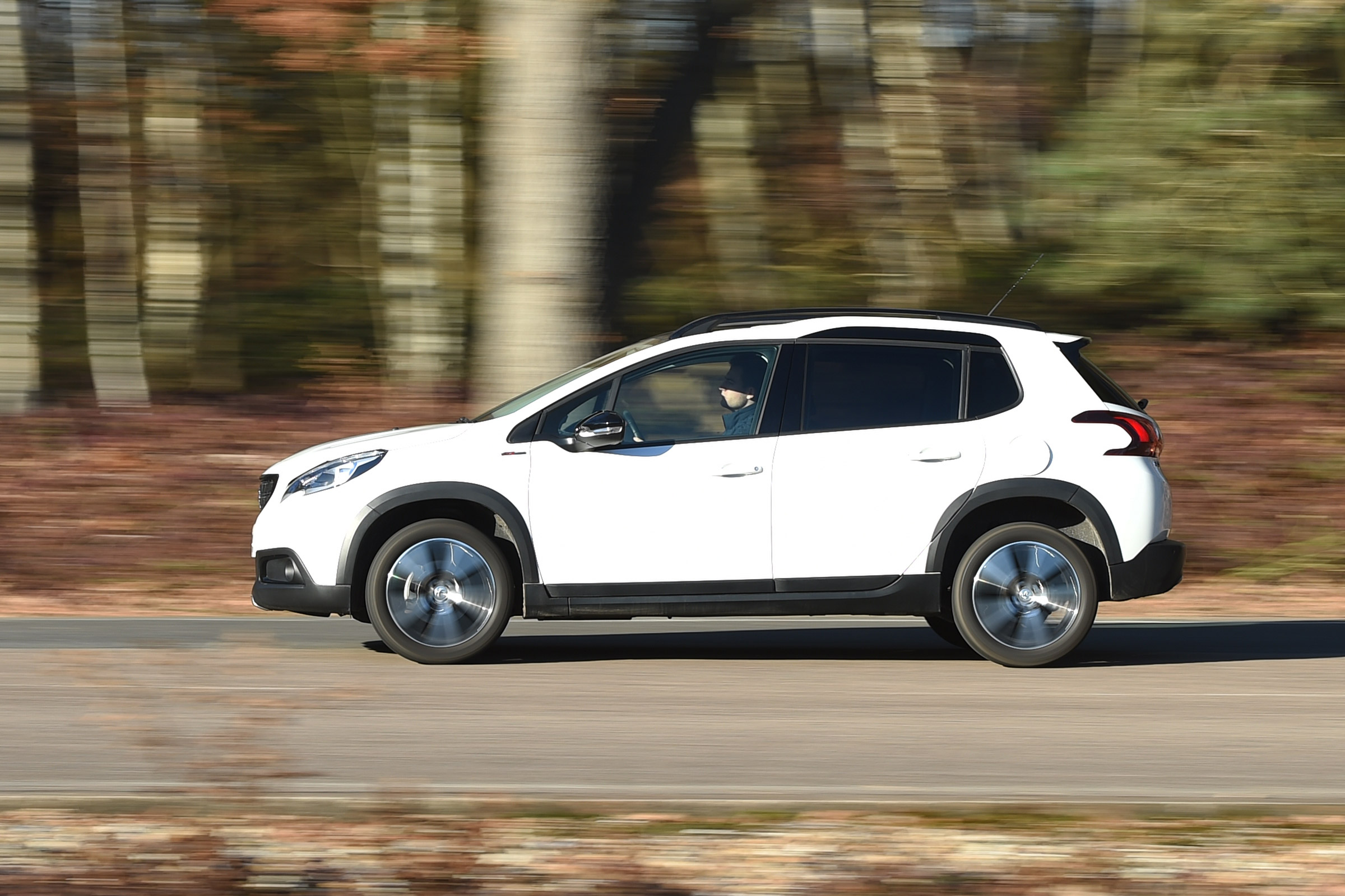 Peugeot 2008 - side