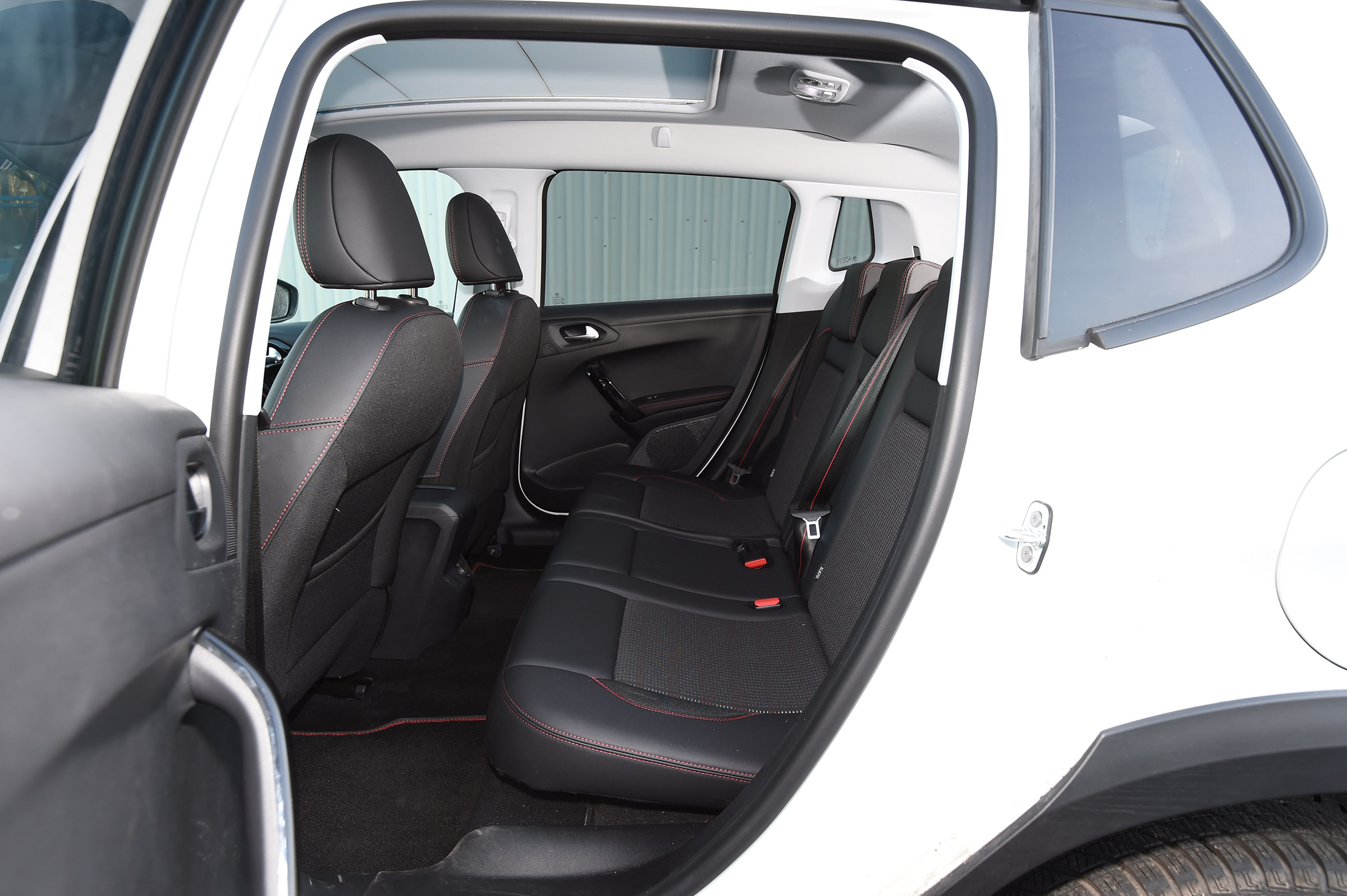 Peugeot 2008 - rear seats