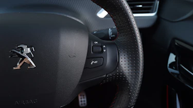 Peugeot 2008 - steering wheel