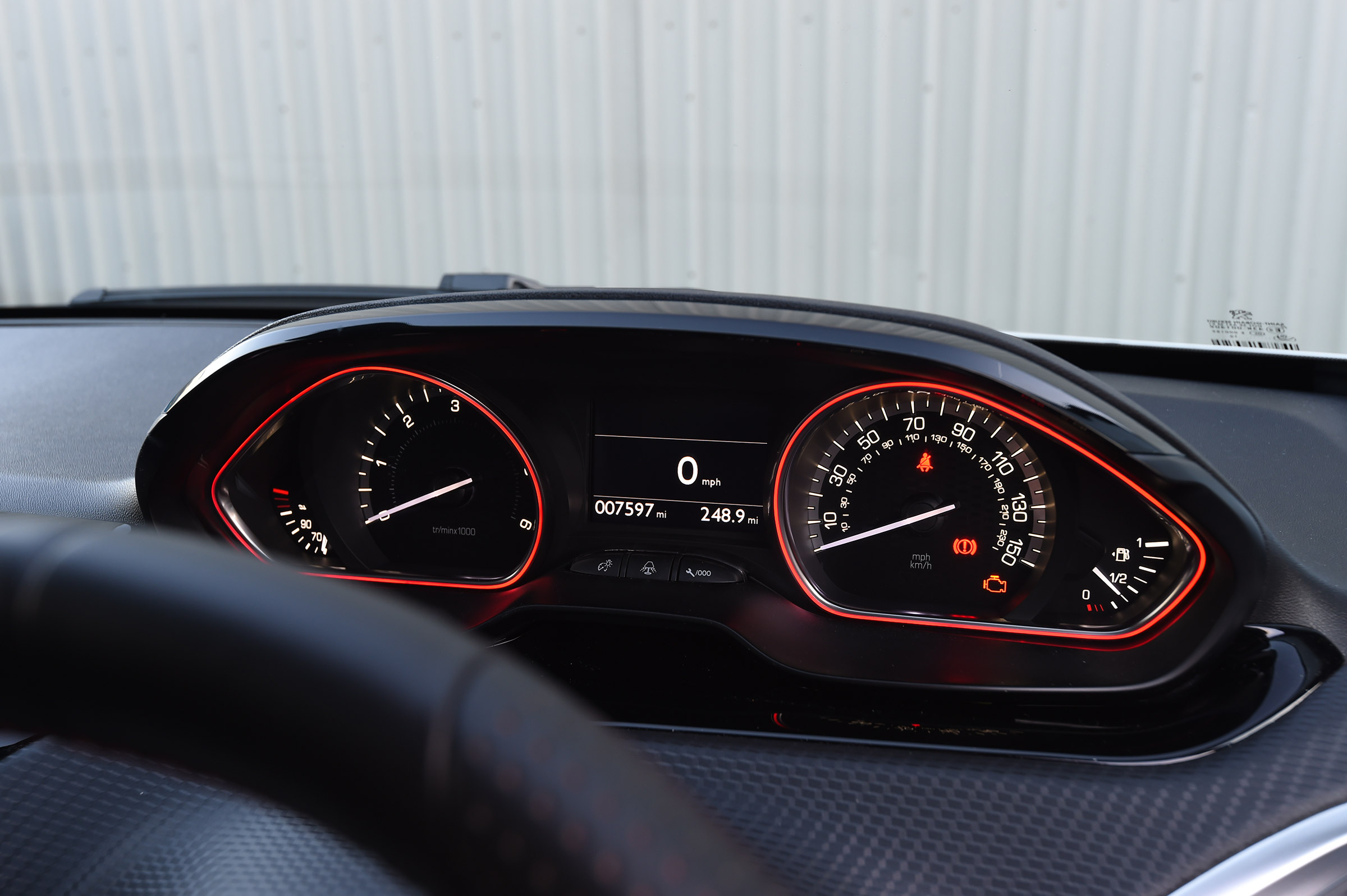 Peugeot 2008 - dials