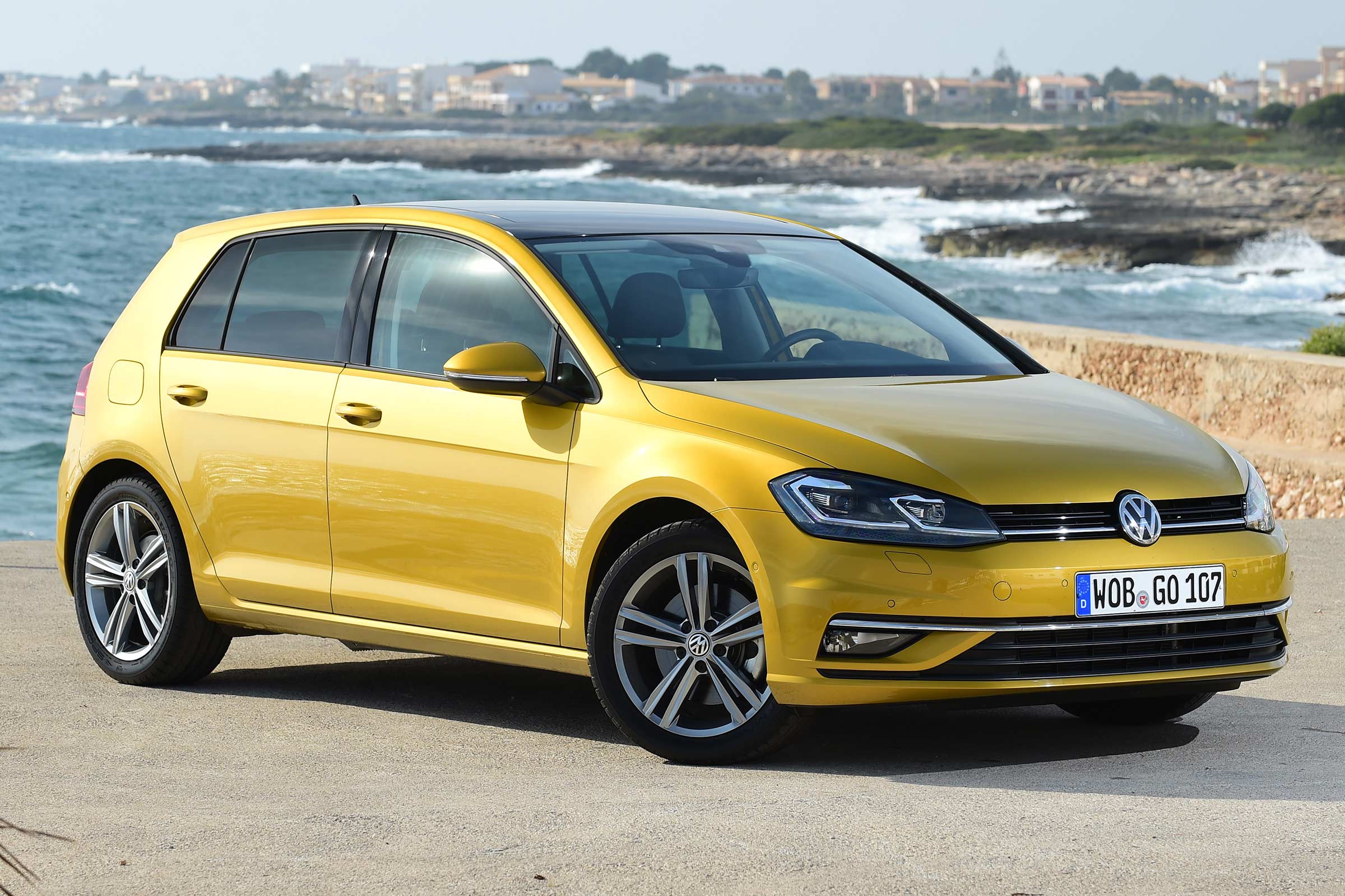 Volkswagen Golf 2017 facelift 1.5 TSI EVO - front quarter