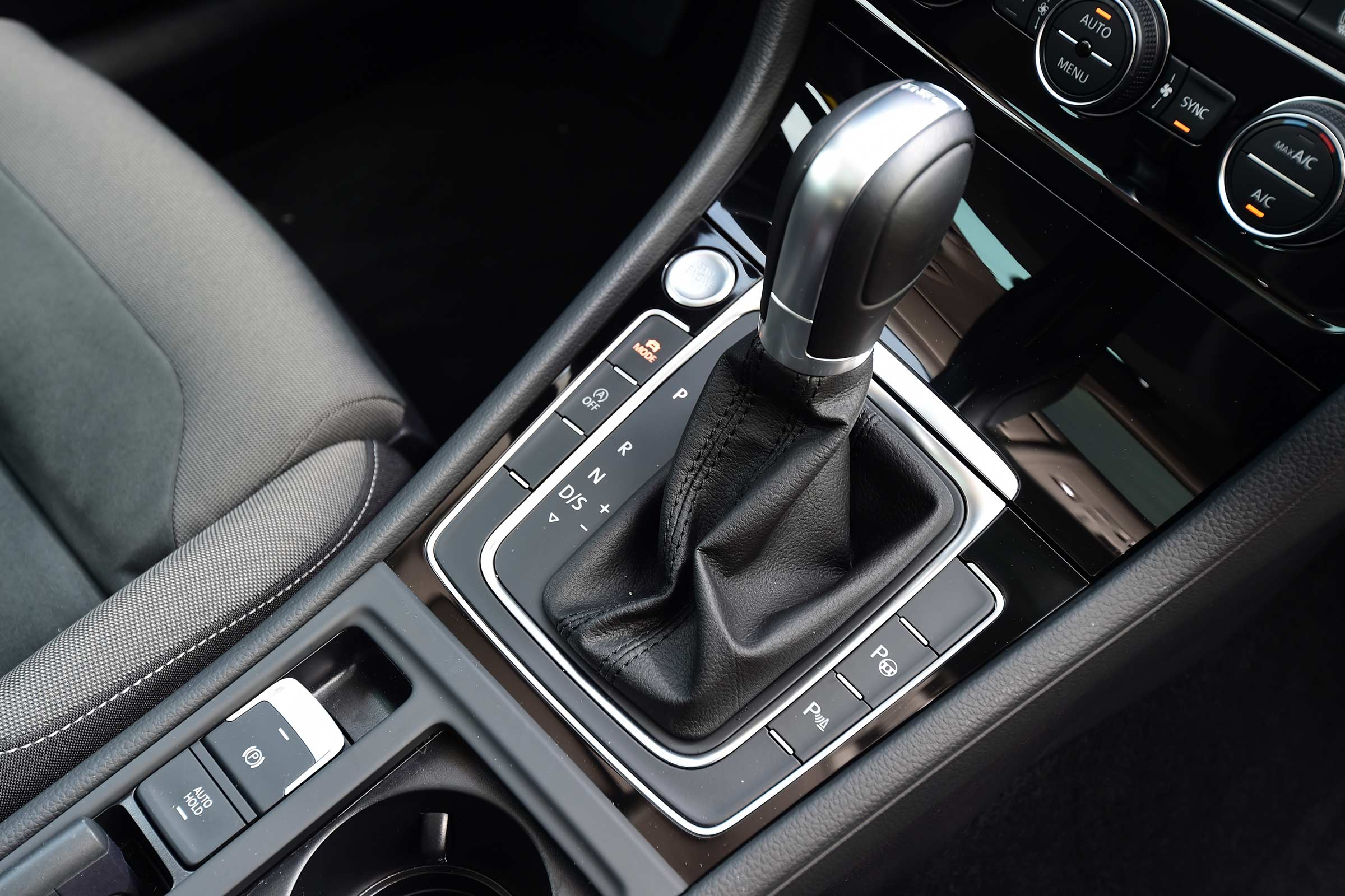 Volkswagen Golf 2017 facelift 1.5 TSI EVO - gearlever