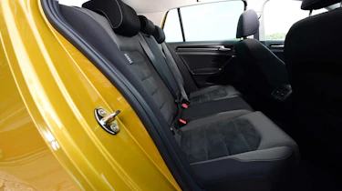 Volkswagen Golf 2017 facelift 1.5 TSI EVO - rear seats