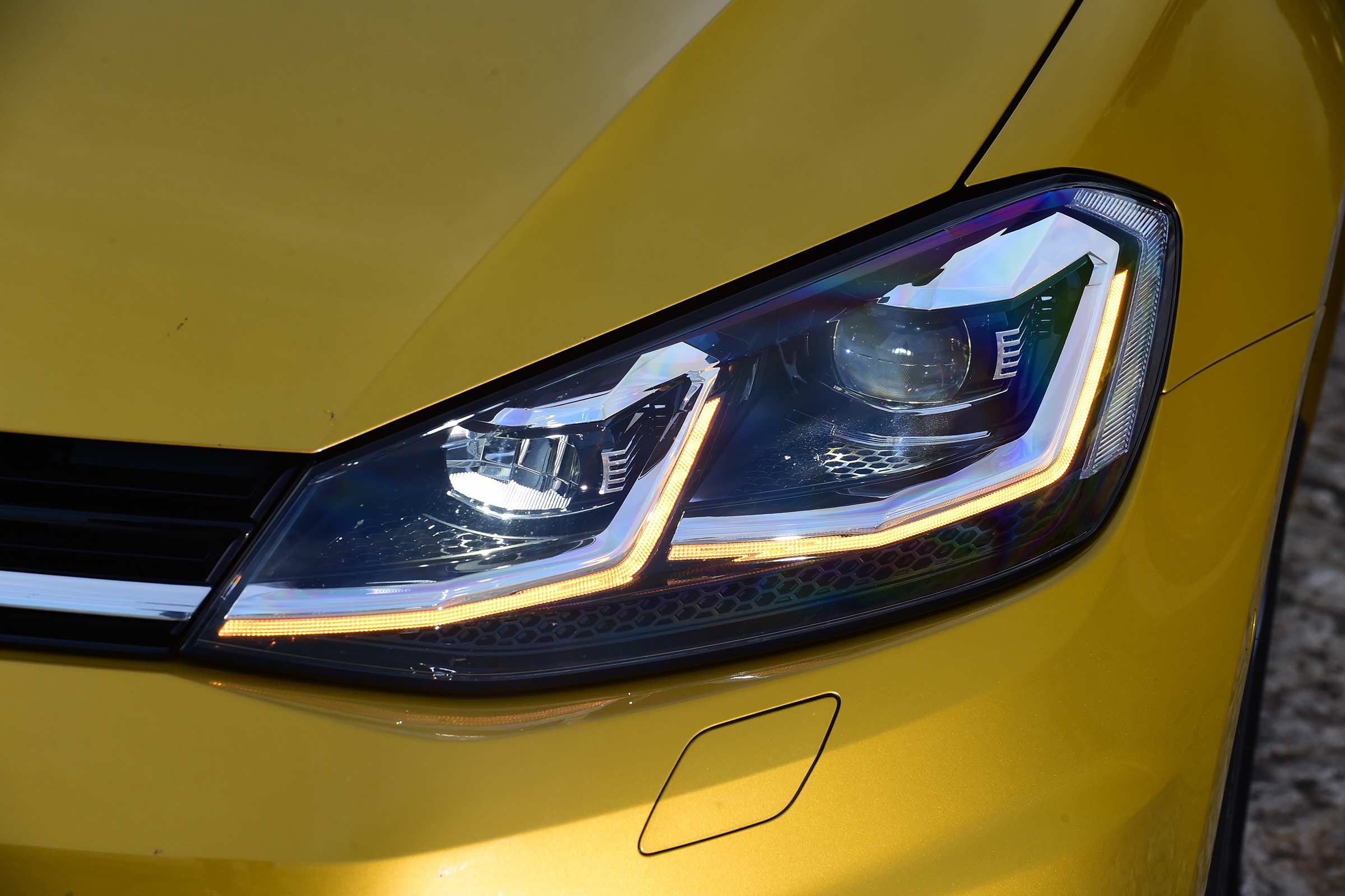 Volkswagen Golf 2017 facelift 1.5 TSI EVO - headlight