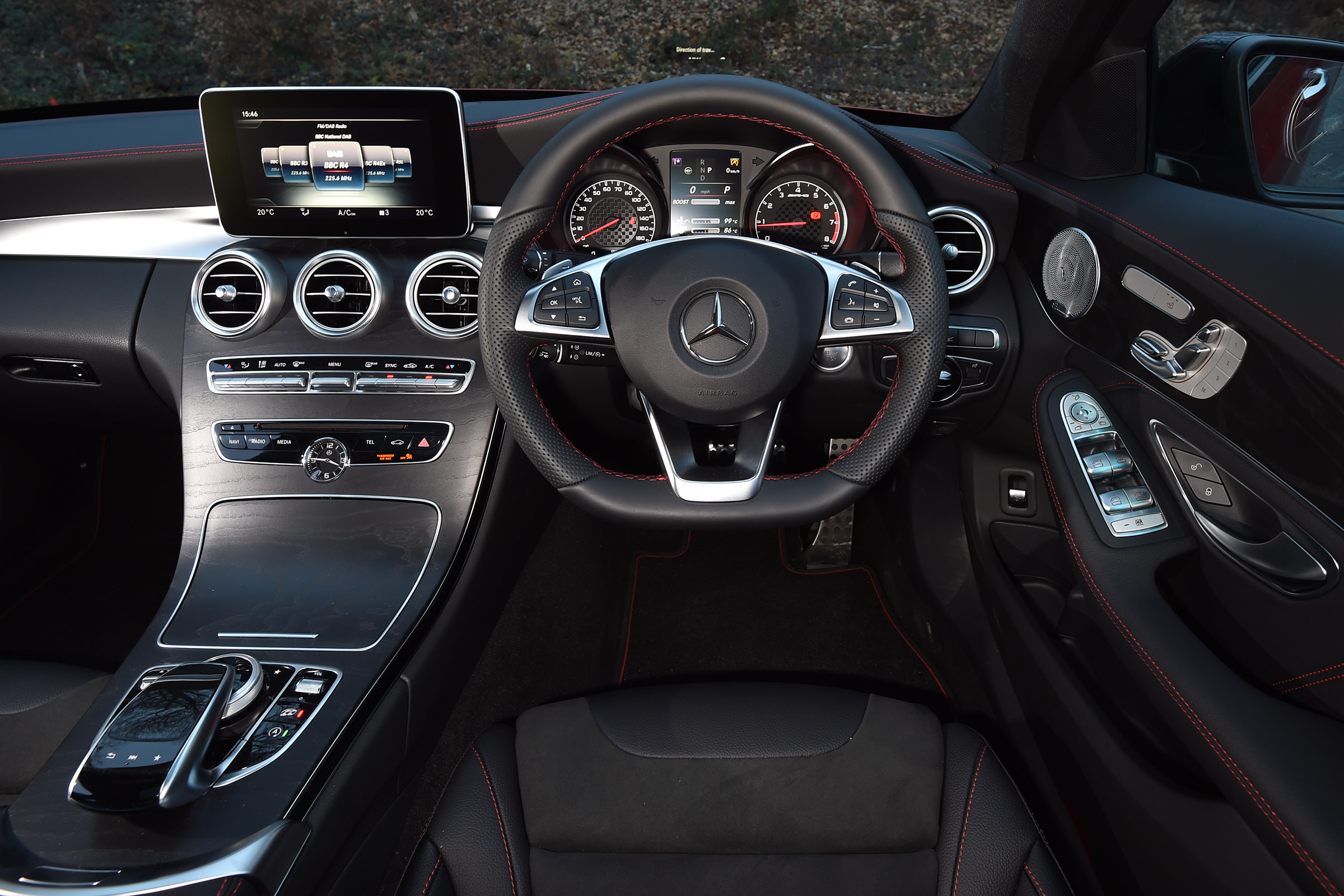 Mercedes-AMG C 43 - dash