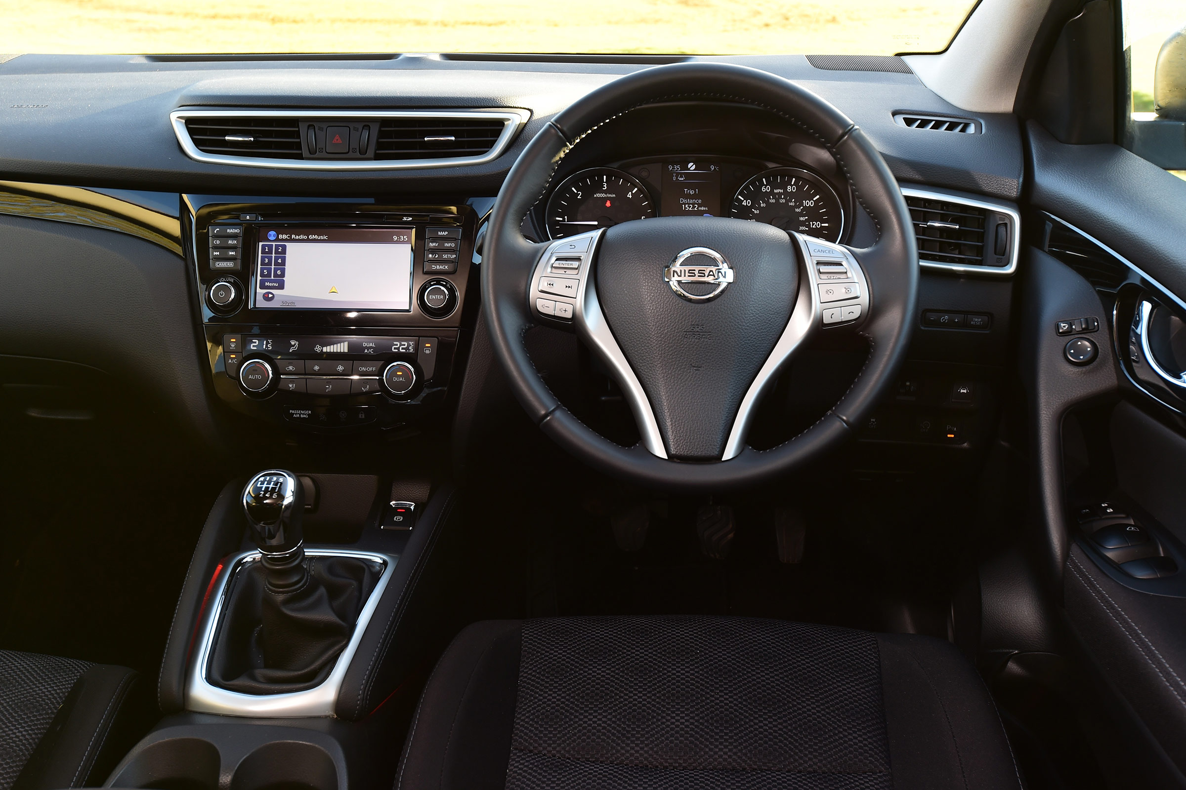 Nissan Qashqai 1.2 DIG-T 2017 - interior
