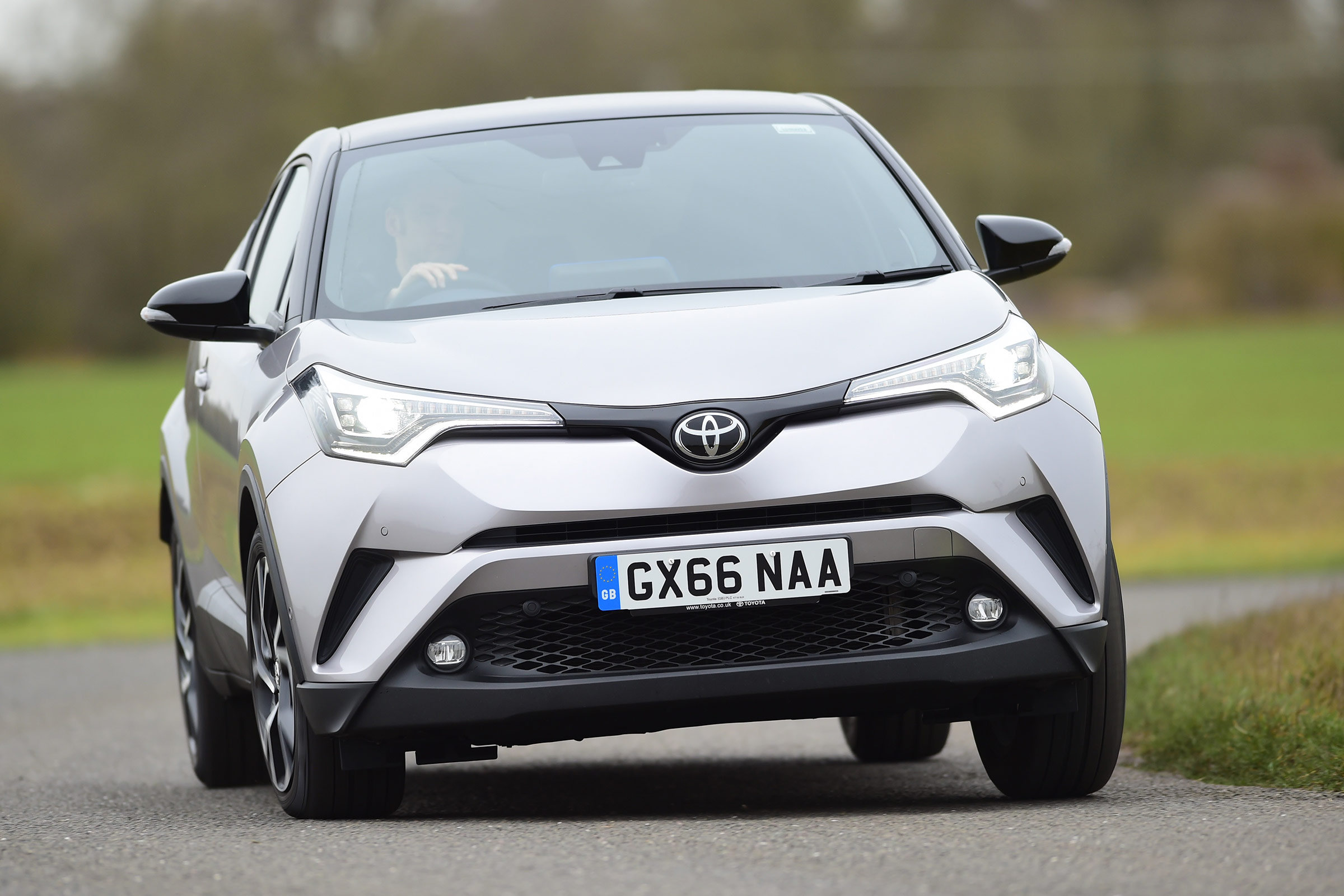 Toyota C-HT 1.2 Icon 2017 - front cornering