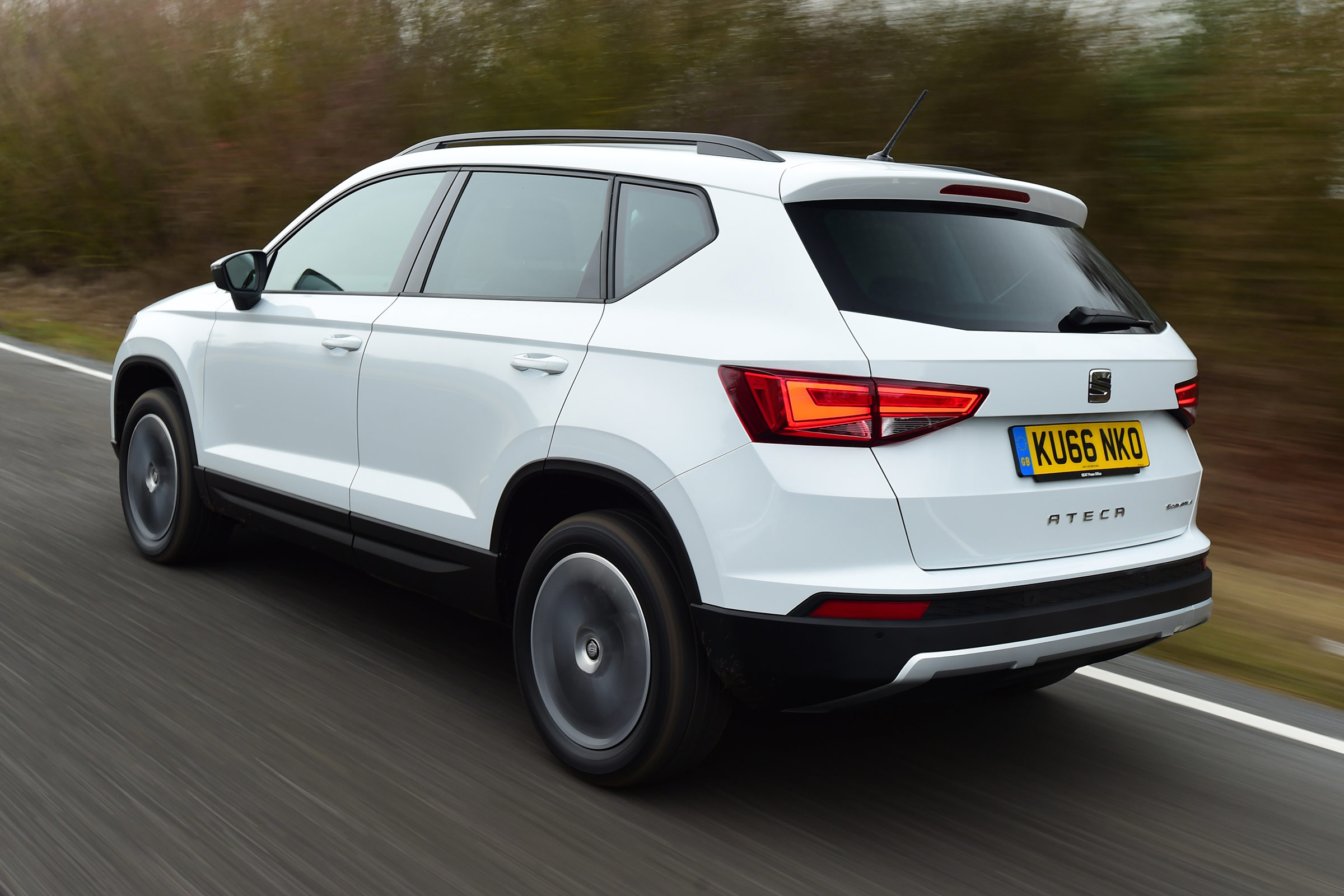 SEAT Ateca 1.2 TSI 2017 - rear tracking