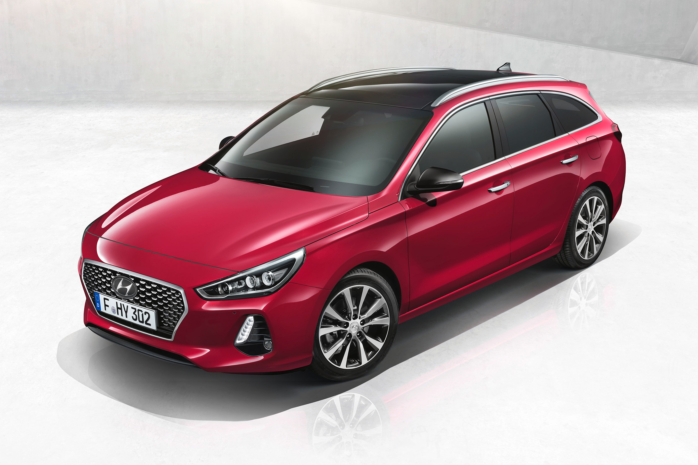 Hyundai i30 Tourer - above