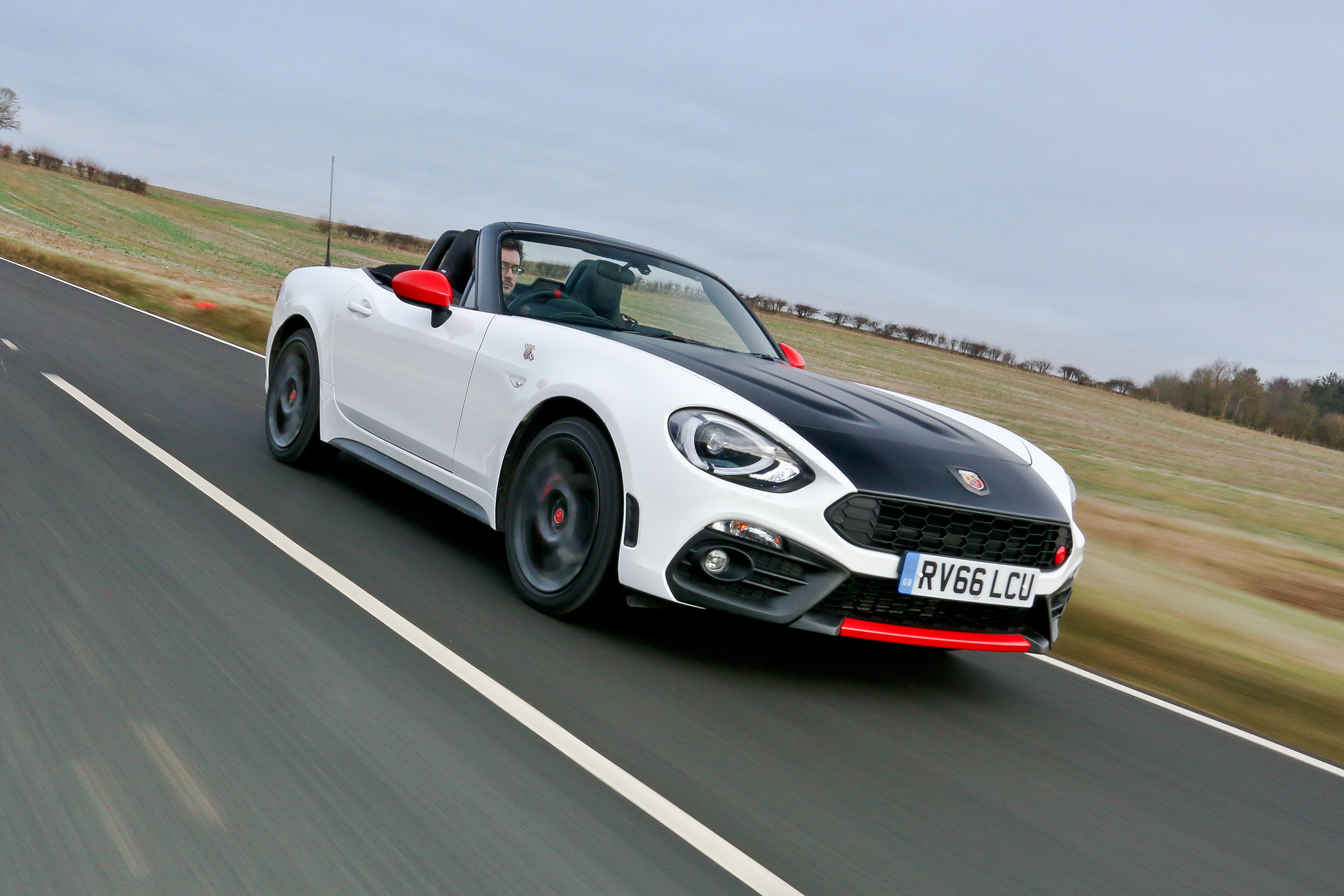 Abarth 124 Spider - front tracking