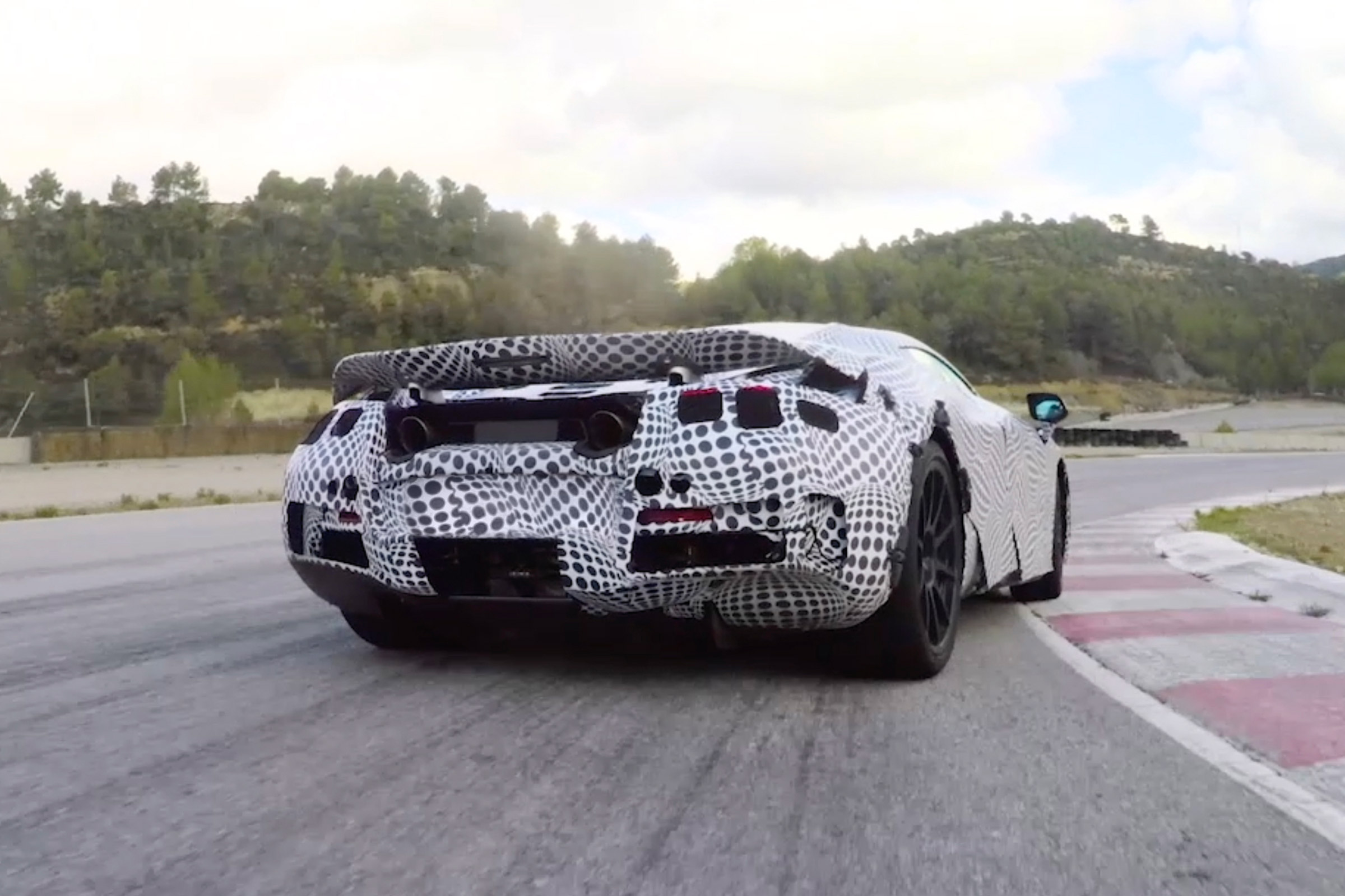 McLaren 720S - video screenshot