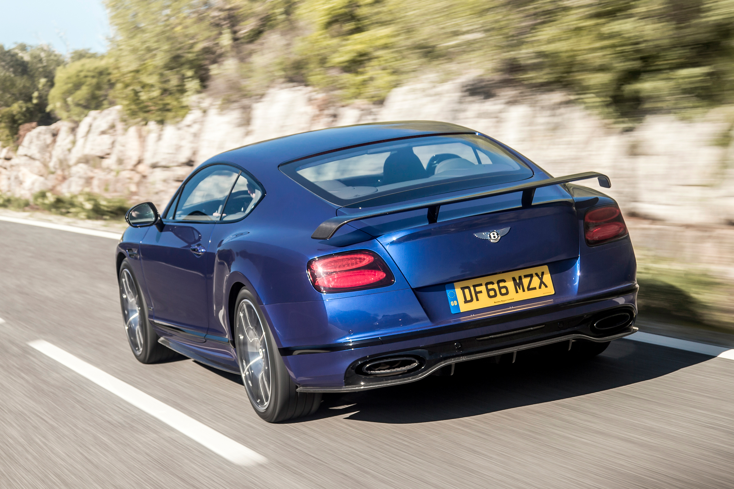 Bentley Continental Supersports 2017 - Moroccan Blue rear tracking