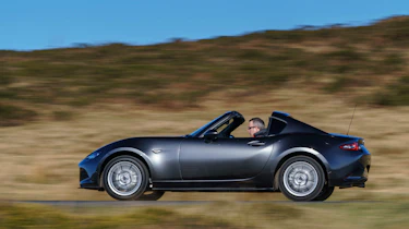 Mazda MX-5 RF 2017 1.5 UK - side tracking