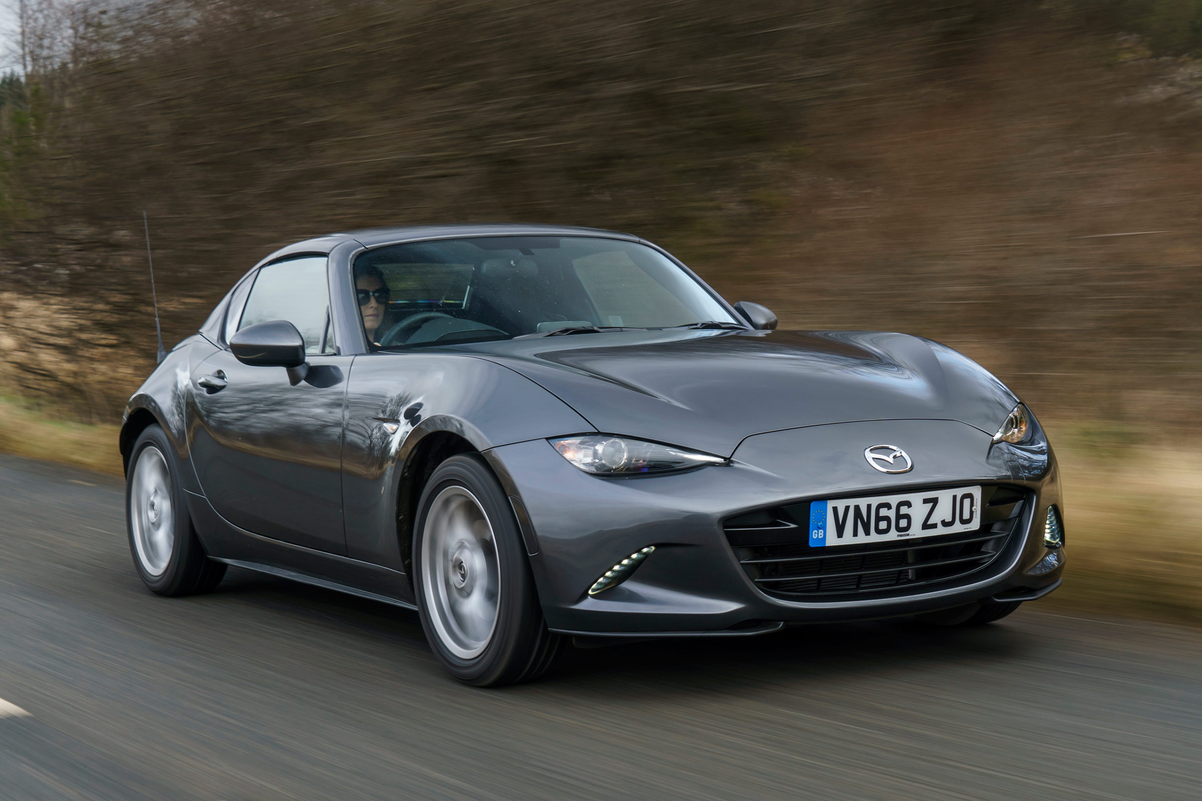 Mazda MX-5 RF 2017 1.5 UK - front tracking 2