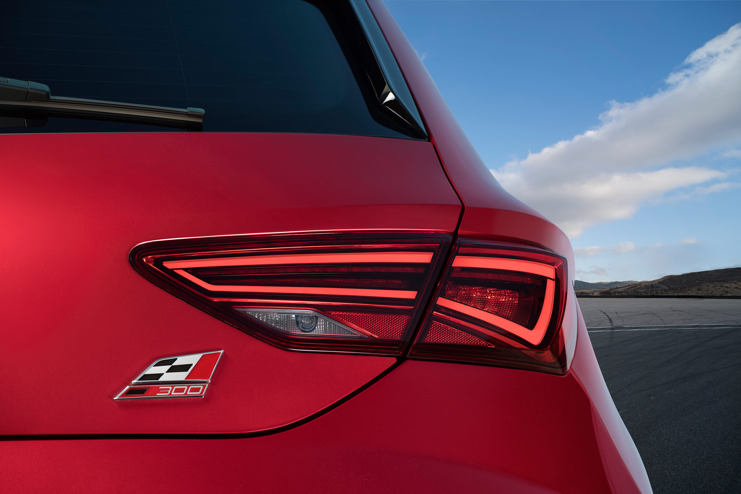 SEAT Leon Cupra 300 2017 - rear light