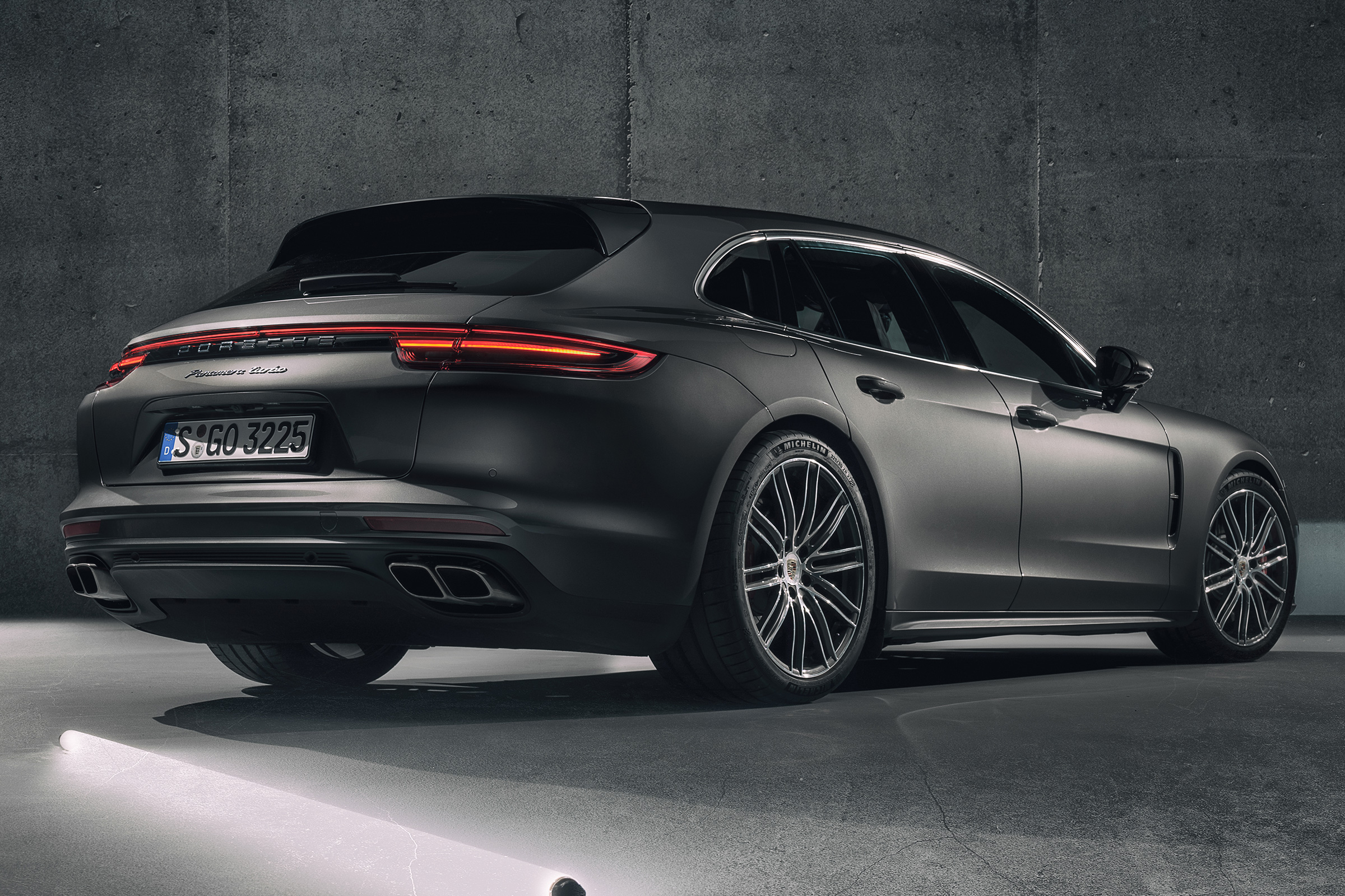 Porsche Panamera Sport Turismo - rear quarter low