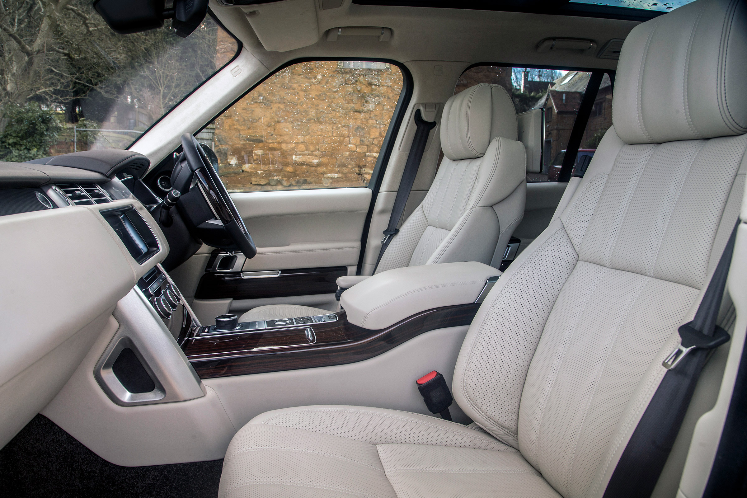 Range Rover Autobiography - front seats