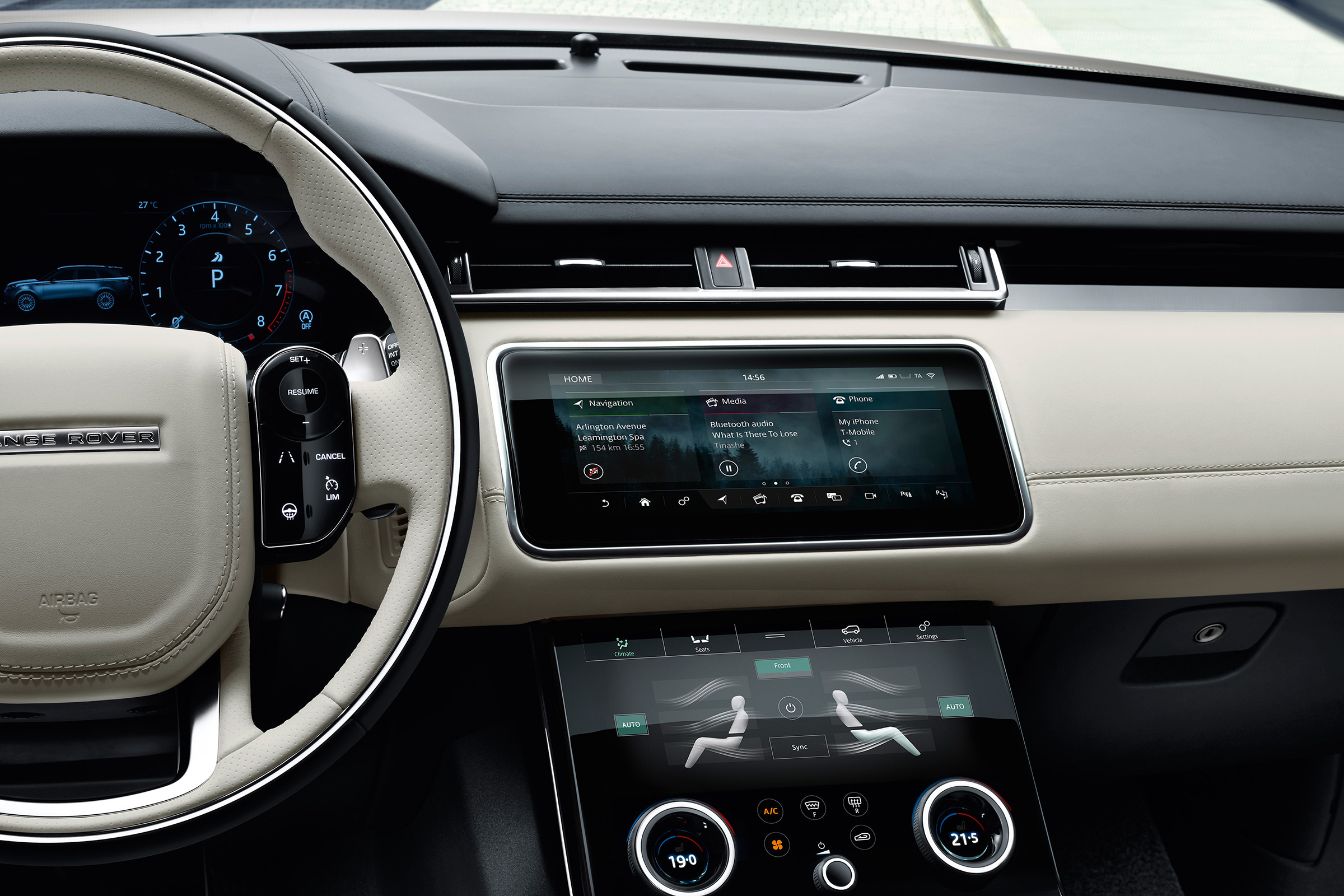 Range Rover Velar - studio dashboard