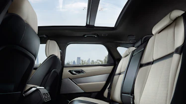 Range Rover Velar - studio rear seats