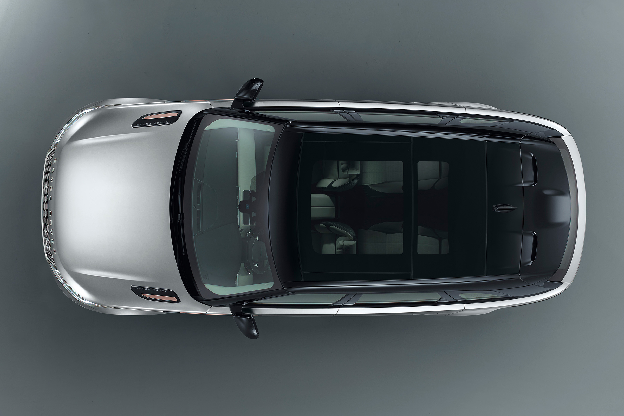 Range Rover Velar - studio overhead