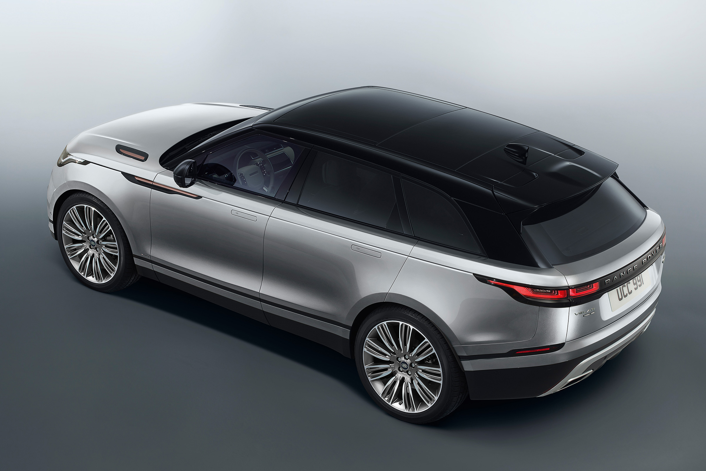 Range Rover Velar - studio rear quarter