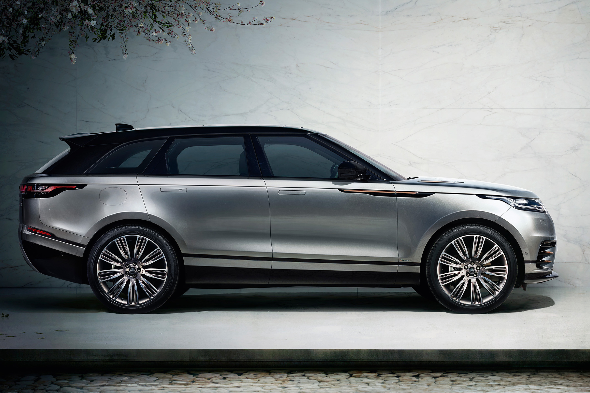 Range Rover Velar - First Edition side
