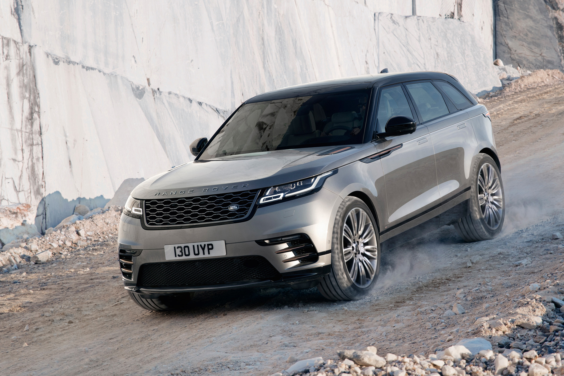 Range Rover Velar - off-road downhill