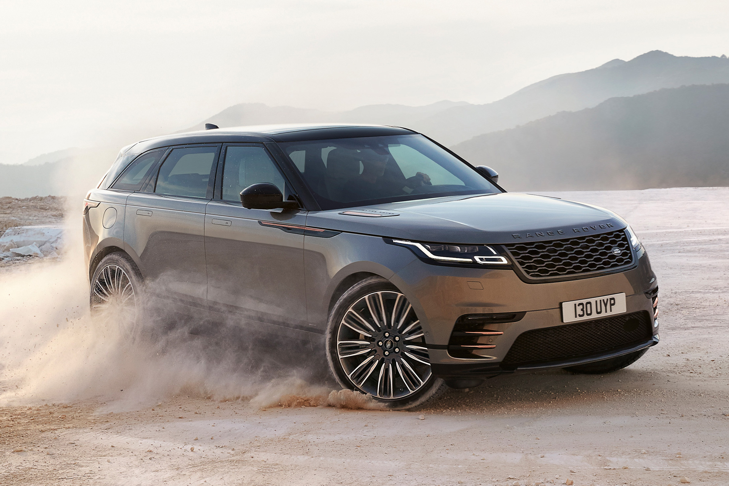 Range Rover Velar - off-road front cornering