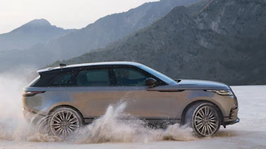 Range Rover Velar - off-road side tracking