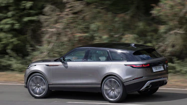Range Rover Velar - side tracking