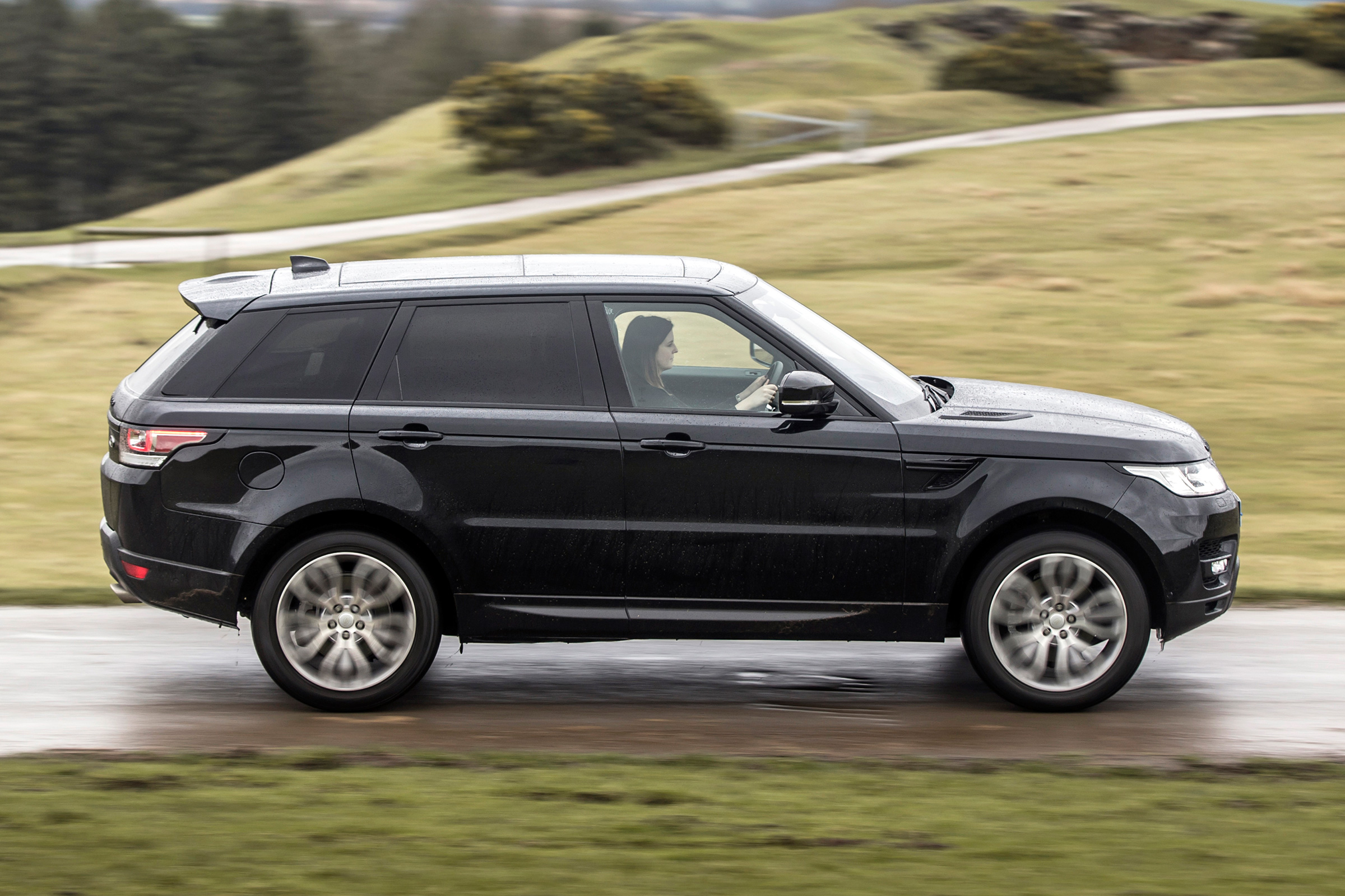 Range Rover Sport HSE MY2017 - side tracking